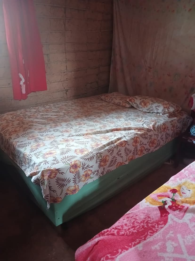 Moradia em condições precárias - antes da transformação